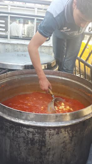 Palestinian "committees" organize home-cooked food for displaced people inside their camps.